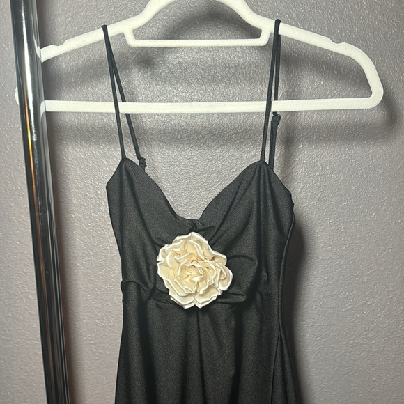 Flower dress - Picture 2 of 5